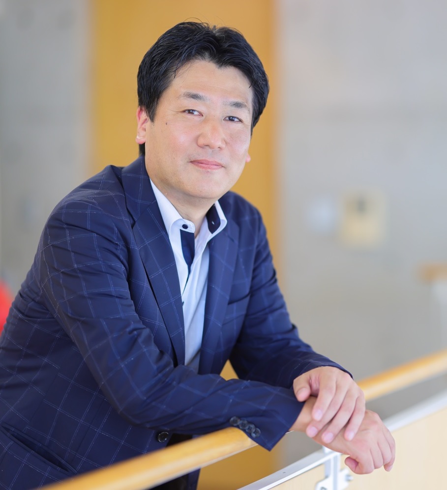 　代表取締役　安藤輝政